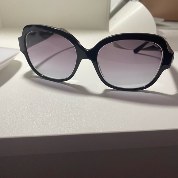MK Sunglasses Women’s - Picture 2 of 5